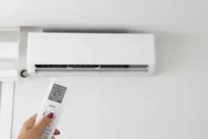 Hij verwarmde een ruim appartement met airconditioning bij -20 °C. Dit is de factuur