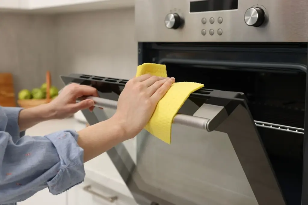 Na het paasfeest de oven reinigen: De meest gemaakte fout